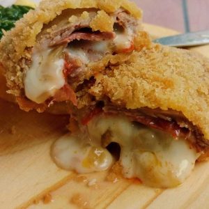 Cachopo de lomo curado con queso Raclette